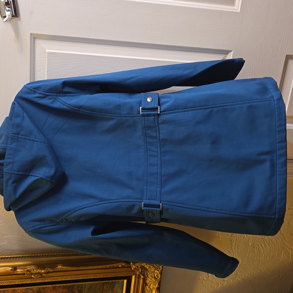 Free Tech Hooded Jacket - Picture 3 of 8